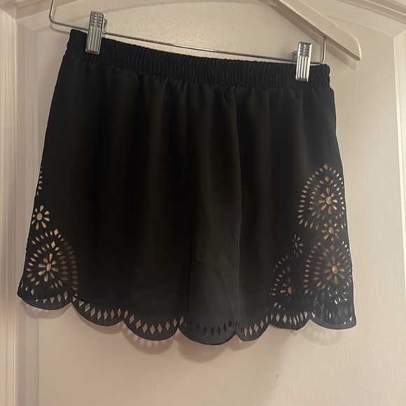 HIP small black with beige underlined for black cut out design shorts nwt - Picture 5 of 8